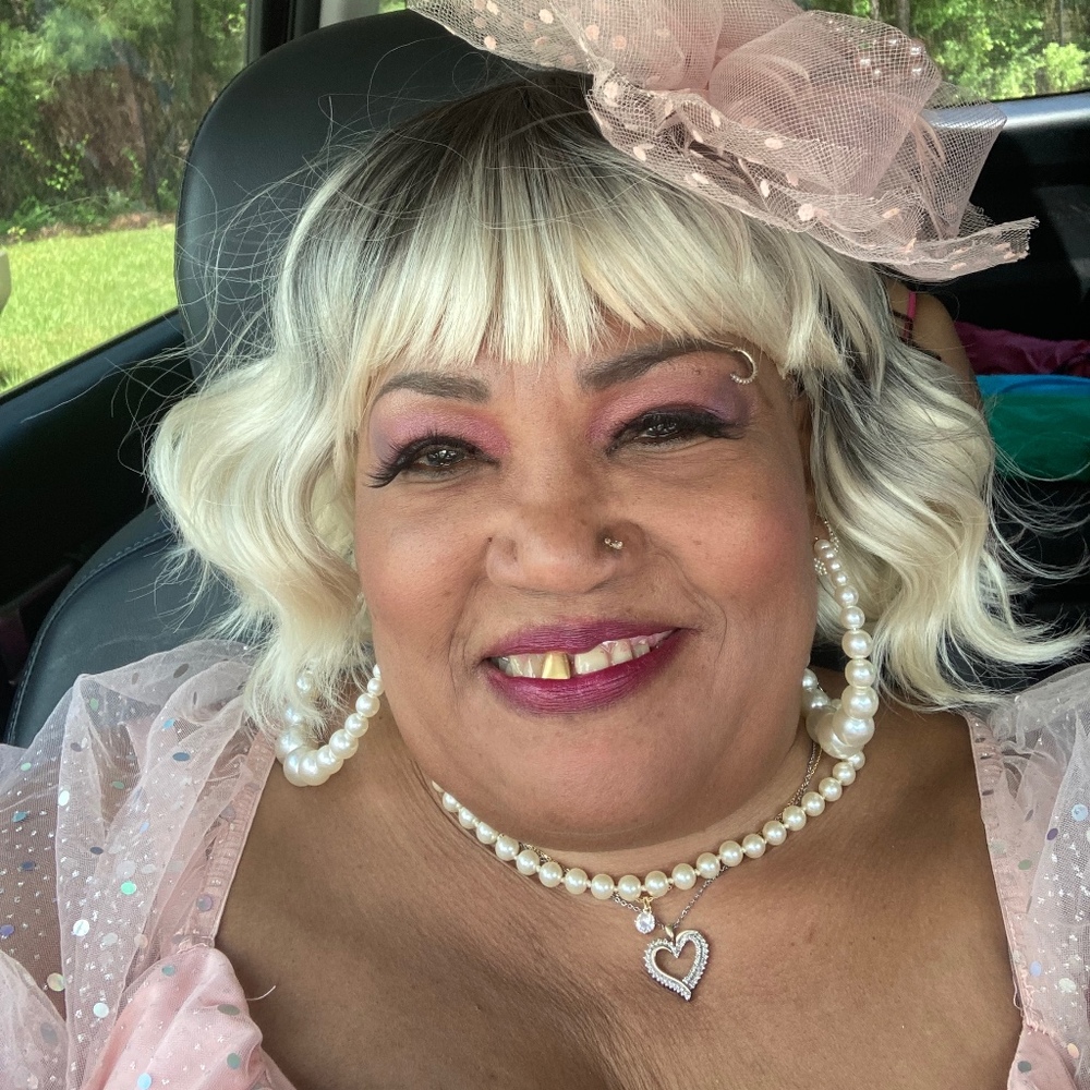 Meet your Posher, Beverly